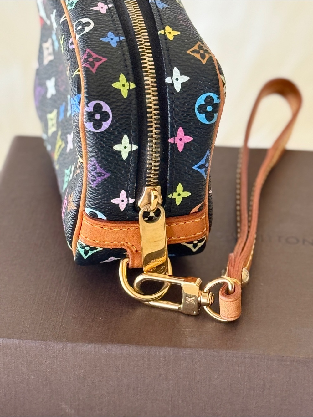 LOUIS VUITTON BLACK MURAKAMI MULTICOLORE WAPITY POUCH SUPER CLEAN - Picture 7 of 8